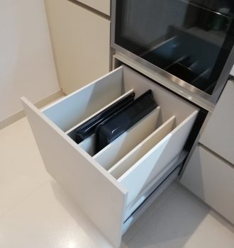 Modern Konyha Kecskemét - Egyedi fiók tepsiknek