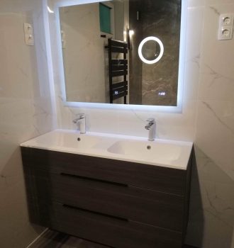 Modern Fürdőszoba bútor Hetényegyháza - okos tükőrrel kiegészítve