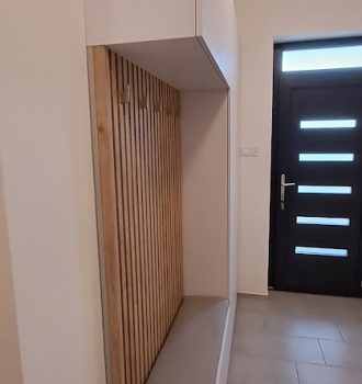 Modern Előszoba Besenyszög - lamellás design