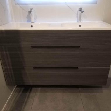 Modern Fürdőszoba bútor Hetényegyháza - Blum fiókok